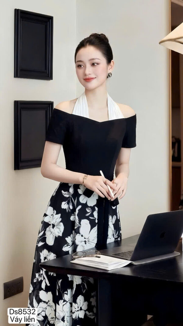 Đầm Dáng Xòe Bả Vai Trần Phối Hoa - DS8532