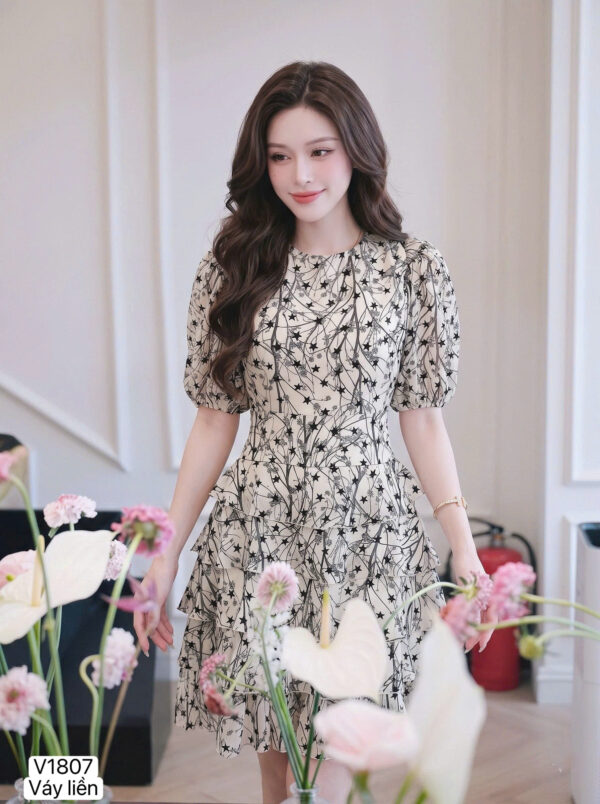 Đầm Tầng Tay Bồng Họa Tiết Ngôi Sao - V1807