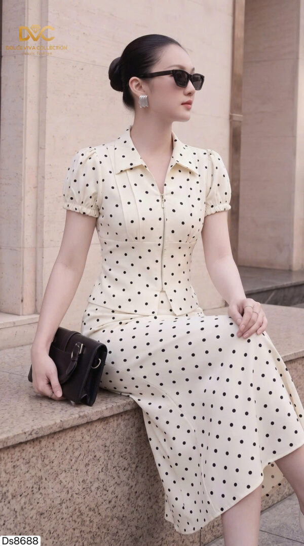 Bộ Trang Phục Chấm Bi  Peplum Cổ Điển - DS8688