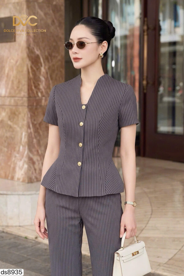 Bộ Trang Phục Sọc Kẻ Notch Neck Peplum Đẳng Cấp - DS8935
